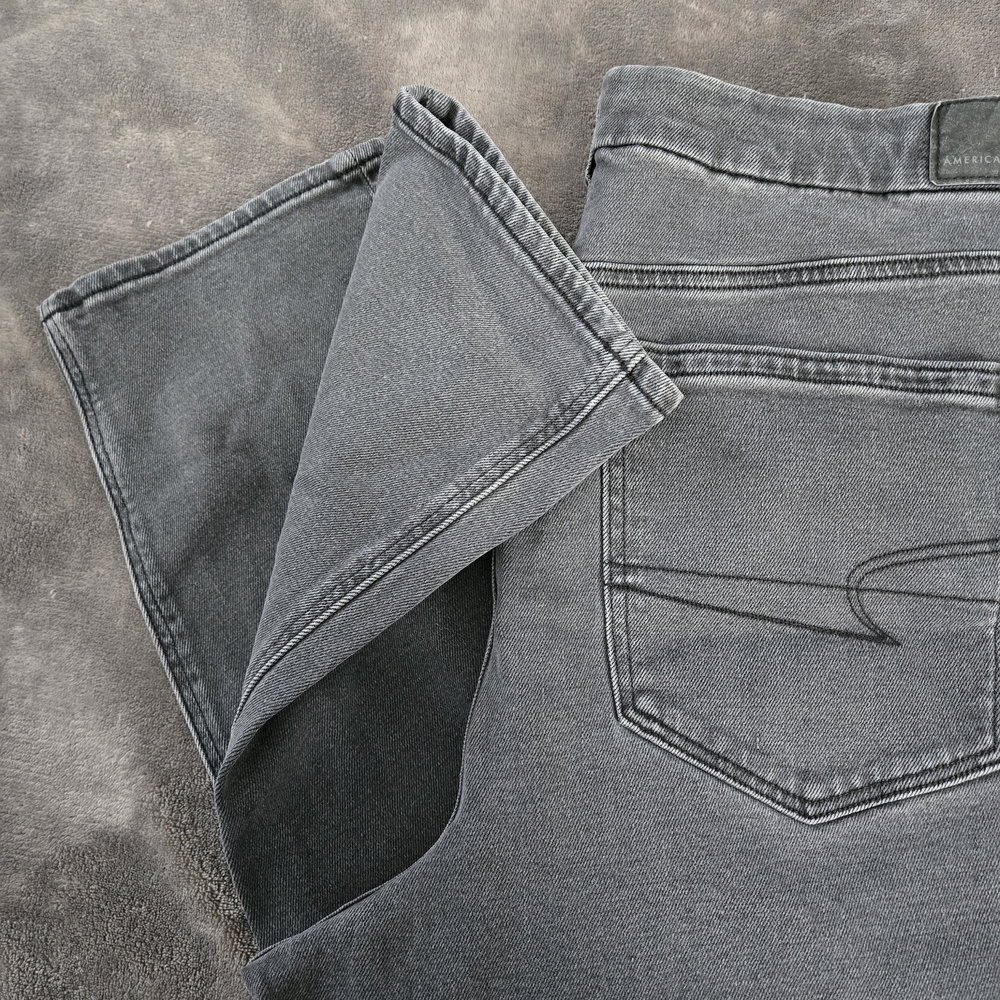 American Eagle Outfitters Woman's Charcoal Straight Fit Jeans Size 18 Short - Picture 2 of 6